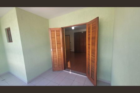 Casa para alugar com 250m², 4 quartos e 2 vagas Casa para alugar com 250m², 4 quartos e 2 vagasVaranda