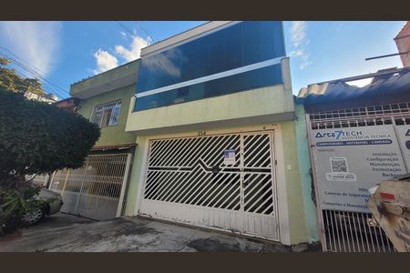 Fachada de casa à venda com 4 quartos, 250m² em Jardim Catarina, São Paulo