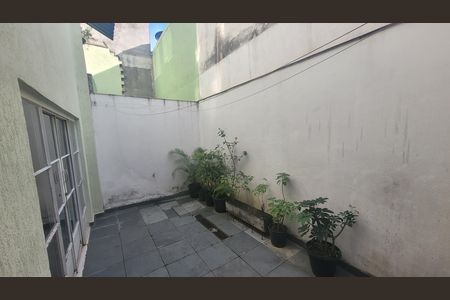 Casa para alugar com 250m², 4 quartos e 2 vagas Casa para alugar com 250m², 4 quartos e 2 vagasQuintal
