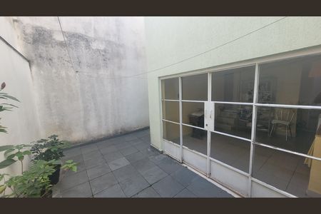Quintal de casa à venda com 4 quartos, 250m² em Jardim Catarina, São Paulo