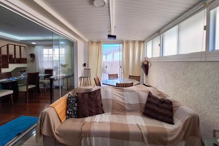 Casa de condomínio à venda com 240m², 4 quartos e 1 vaga Casa de condomínio à venda com 240m², 4 quartos e 1 vagaSala 2