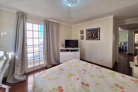 Casa de condomínio à venda com 240m², 4 quartos e 1 vaga Casa de condomínio à venda com 240m², 4 quartos e 1 vagaSuíte 1