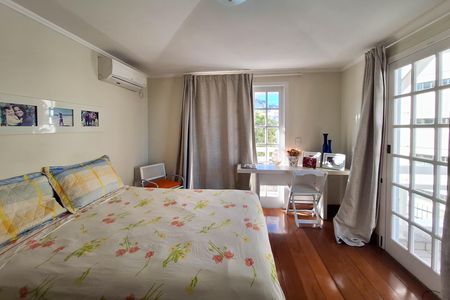 Casa de condomínio à venda com 240m², 4 quartos e 1 vaga Casa de condomínio à venda com 240m², 4 quartos e 1 vagaSuíte 1