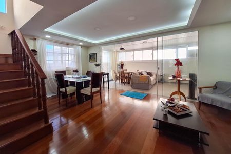 Casa de condomínio à venda com 240m², 4 quartos e 1 vaga Casa de condomínio à venda com 240m², 4 quartos e 1 vagaSala 1