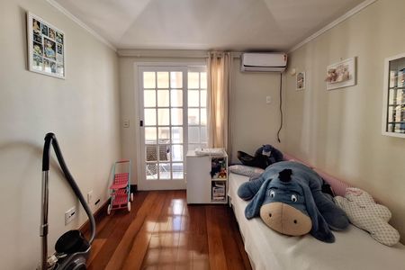 Casa de condomínio à venda com 240m², 4 quartos e 1 vaga Casa de condomínio à venda com 240m², 4 quartos e 1 vagaQuarto 2