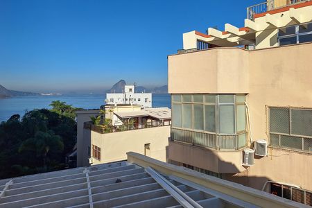 Casa de condomínio à venda com 240m², 4 quartos e 1 vaga Casa de condomínio à venda com 240m², 4 quartos e 1 vagaQuarto 1