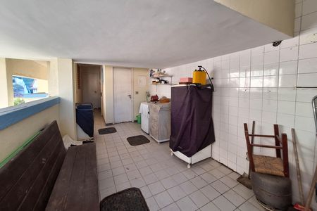 Casa de condomínio à venda com 240m², 4 quartos e 1 vaga Casa de condomínio à venda com 240m², 4 quartos e 1 vagaÁrea de Serviço