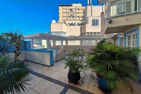 Casa de condomínio à venda com 240m², 4 quartos e 1 vaga Casa de condomínio à venda com 240m², 4 quartos e 1 vagaQuintal