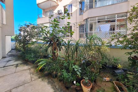 Casa de condomínio à venda com 240m², 4 quartos e 1 vaga Casa de condomínio à venda com 240m², 4 quartos e 1 vagaQuintal