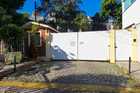 Fachada de casa de condomínio à venda com 4 quartos, 240m² em Ingá, Niterói