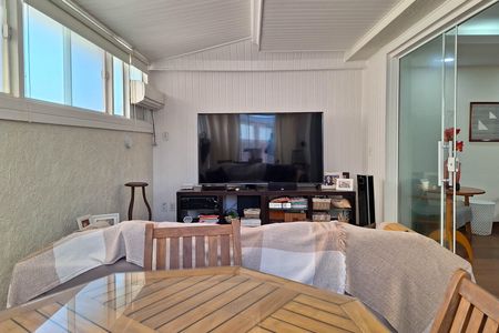 Casa de condomínio à venda com 240m², 4 quartos e 1 vaga Casa de condomínio à venda com 240m², 4 quartos e 1 vagaSala 2