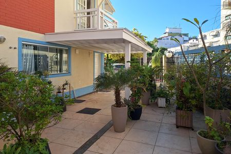 Casa de condomínio à venda com 240m², 4 quartos e 1 vaga Casa de condomínio à venda com 240m², 4 quartos e 1 vagaQuintal