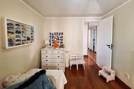 Casa de condomínio à venda com 240m², 4 quartos e 1 vaga Casa de condomínio à venda com 240m², 4 quartos e 1 vagaQuarto 2