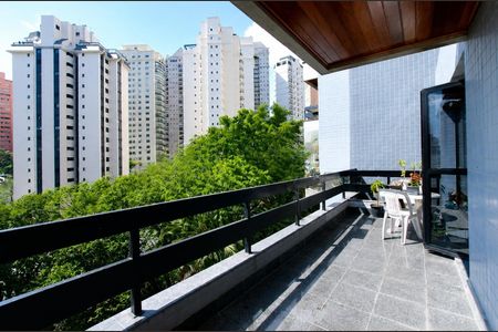Apartamento à venda com 4 quartos, 437m² em Vila Uberabinha, São Paulo