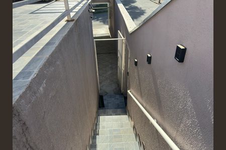 Studio para alugar com 35m², 1 quarto e sem vaga Studio para alugar com 35m², 1 quarto e sem vagaEntrada