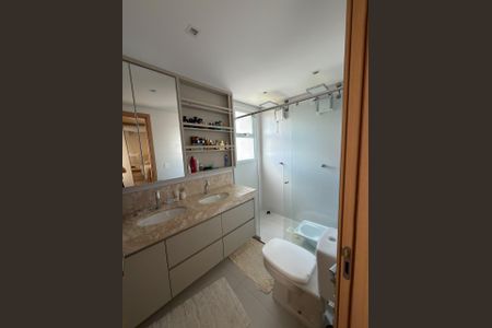 Banheiro 1 de apartamento à venda com 3 quartos, 121m² em Jardim América, Goiânia
