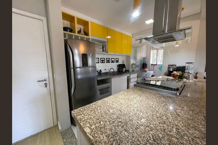 Apartamento à venda com 3 quartos, 77m² em Conjunto Promorar Raposo Tavares, São Paulo