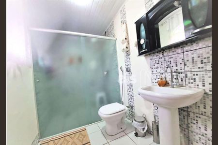Casa de condomínio à venda com 220m², 4 quartos e 3 vagas Casa de condomínio à venda com 220m², 4 quartos e 3 vagasBanheiro 1