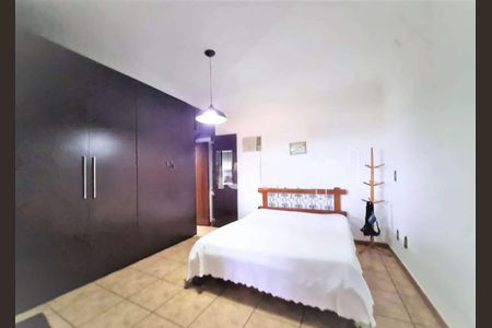 Casa de condomínio à venda com 220m², 4 quartos e 3 vagas Casa de condomínio à venda com 220m², 4 quartos e 3 vagasQuarto 3