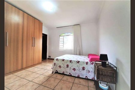Casa de condomínio à venda com 220m², 4 quartos e 3 vagas Casa de condomínio à venda com 220m², 4 quartos e 3 vagasQuarto 2