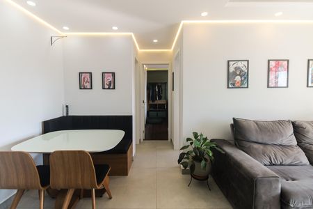 Apartamento à venda com 58m², 2 quartos e 1 vagaSala 