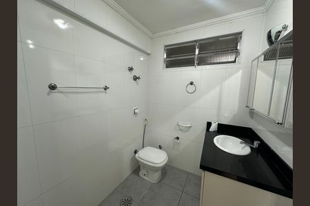 Banheiro 1 de apartamento para alugar com 2 quartos, 80m² em Itararé, São Vicente