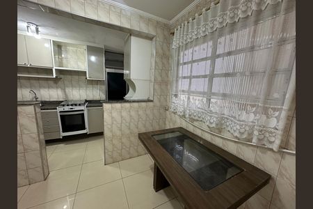 Cozinha de apartamento para alugar com 2 quartos, 80m² em Itararé, São Vicente