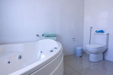 Casa para alugar com 350m², 4 quartos e 4 vagas