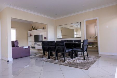 Casa para alugar com 350m², 4 quartos e 4 vagas
