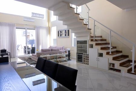 Casa para alugar com 350m², 4 quartos e 4 vagas