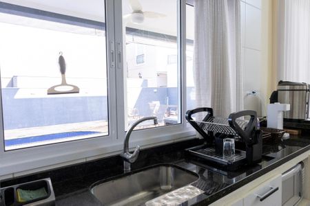 Casa para alugar com 350m², 4 quartos e 4 vagas