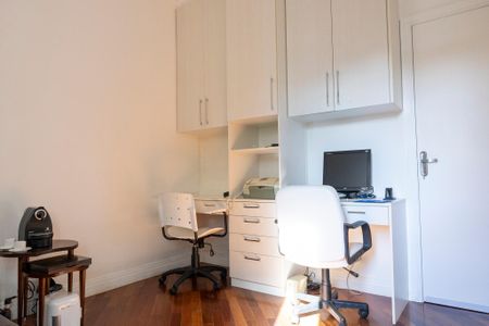 Casa para alugar com 350m², 4 quartos e 4 vagas