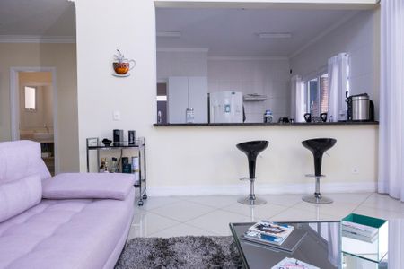Casa para alugar com 350m², 4 quartos e 4 vagas