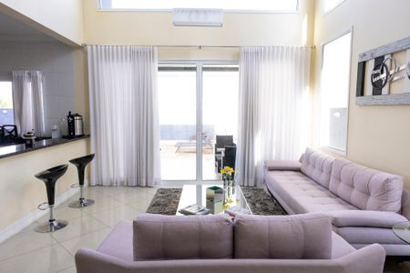 Casa para alugar com 350m², 4 quartos e 4 vagas