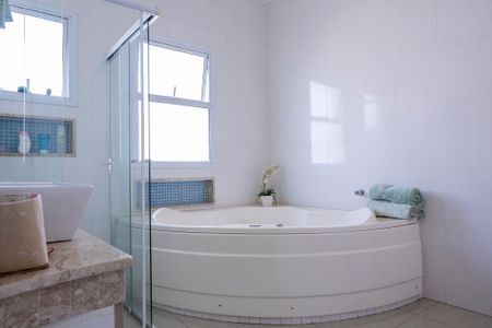 Casa para alugar com 350m², 4 quartos e 4 vagas