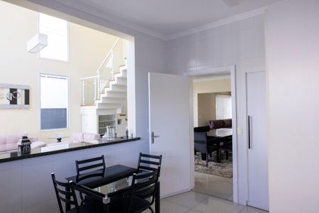 Casa para alugar com 350m², 4 quartos e 4 vagas