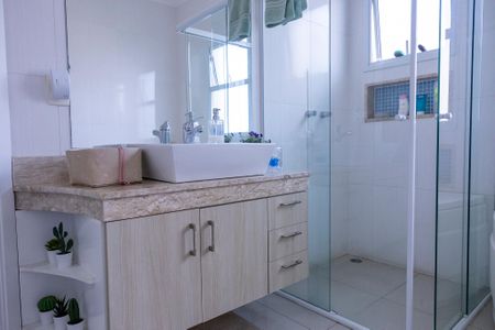 Casa para alugar com 350m², 4 quartos e 4 vagas