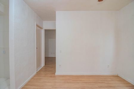 Sala de apartamento para alugar com 2 quartos, 41m² em Mário Quintana, Porto Alegre