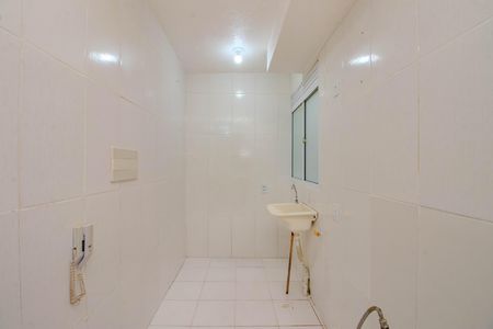 Cozinha e Área de Serviço de apartamento para alugar com 2 quartos, 41m² em Mário Quintana, Porto Alegre