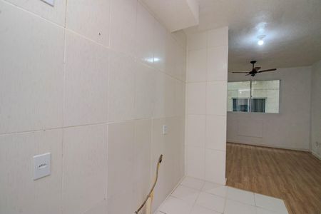 Cozinha e Área de Serviço de apartamento para alugar com 2 quartos, 41m² em Mário Quintana, Porto Alegre