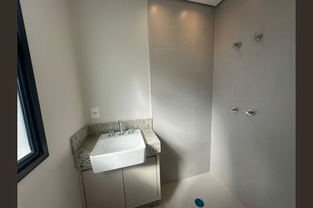 Apartamento para alugar com 112m², 2 quartos e 2 vagas Apartamento para alugar com 112m², 2 quartos e 2 vagasBanheiro da Suíte 1