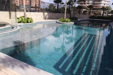 Apartamento para alugar com 112m², 2 quartos e 2 vagas Apartamento para alugar com 112m², 2 quartos e 2 vagasÁrea comum - Piscina