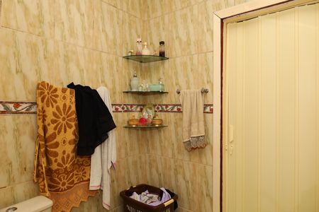 Casa à venda com 142m², 2 quartos e 3 vagasBanheiro