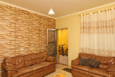 Casa à venda com 142m², 2 quartos e 3 vagasSala