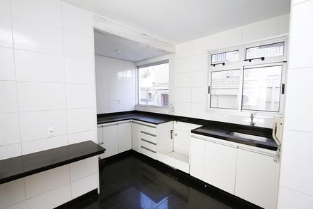 Apartamento para alugar com 125m², 3 quartos e 2 vagasCozinha