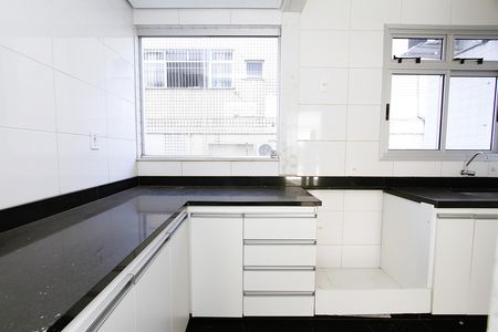 Apartamento para alugar com 125m², 3 quartos e 2 vagasCozinha