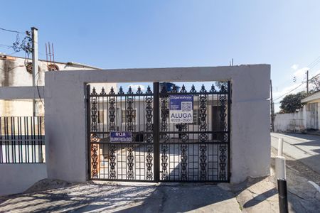 Fachada de casa para alugar com 1 quarto, 45m² em Bussocaba, Osasco