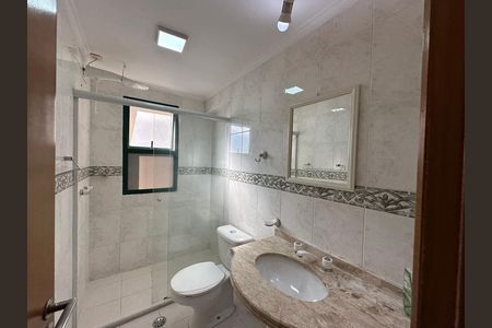 Banheiro da Suíte de apartamento para alugar com 3 quartos, 90m² em Alphaville, Barueri