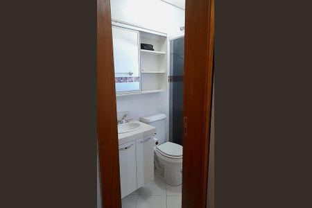 Banheiro de casa para alugar com 3 quartos, 183m² em Jardim Itu, Porto Alegre