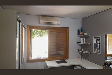 Quarto de casa para alugar com 3 quartos, 183m² em Jardim Itu, Porto Alegre